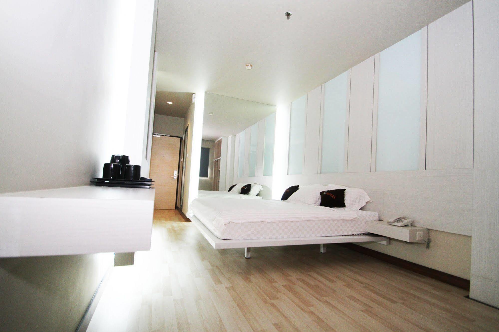 The L Hotel Entertainment Batam Eksteriør bilde
