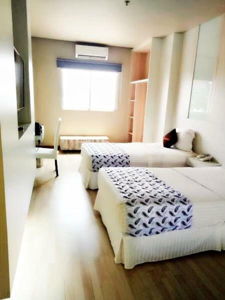 The L Hotel Entertainment Batam Eksteriør bilde